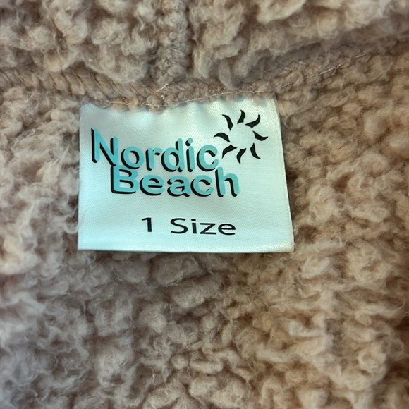 Cozy Cream Women's Jacket - Picture 5 of 6